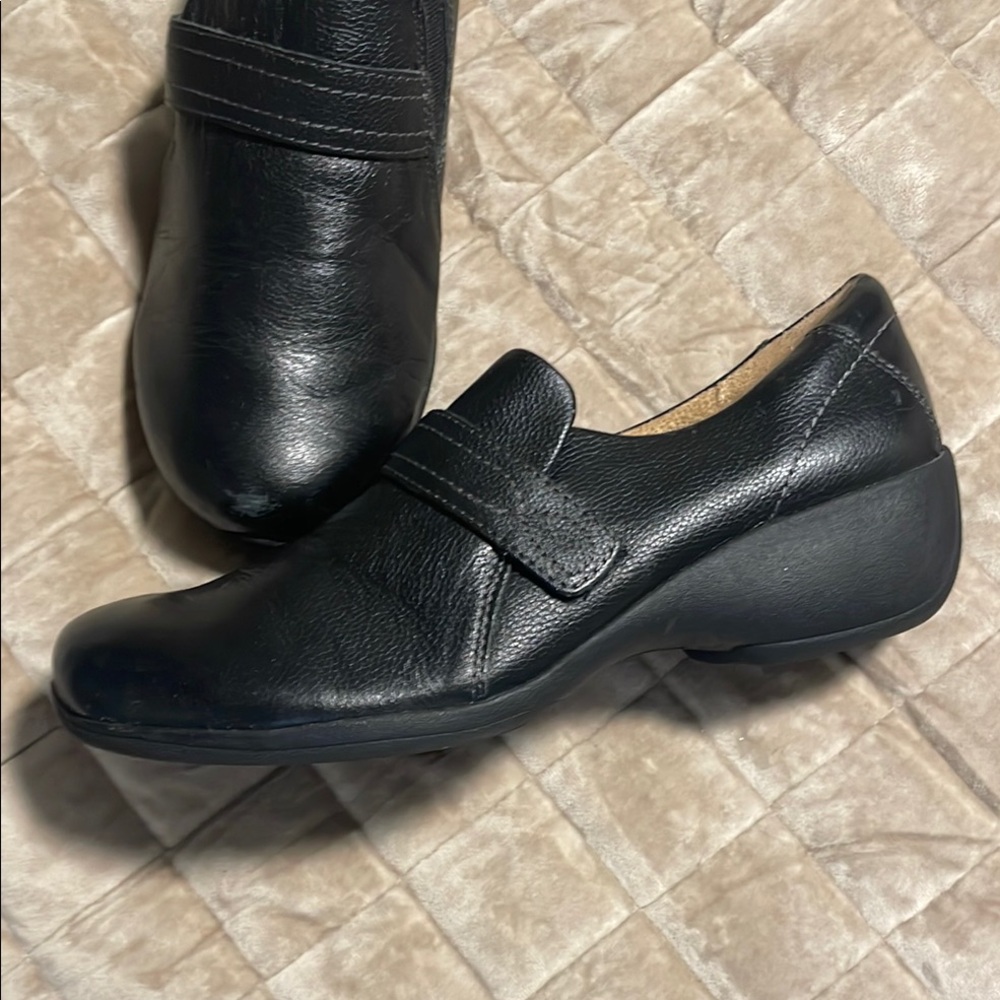 Naturalizer’s Black Leather Shoes - Picture 3 of 4